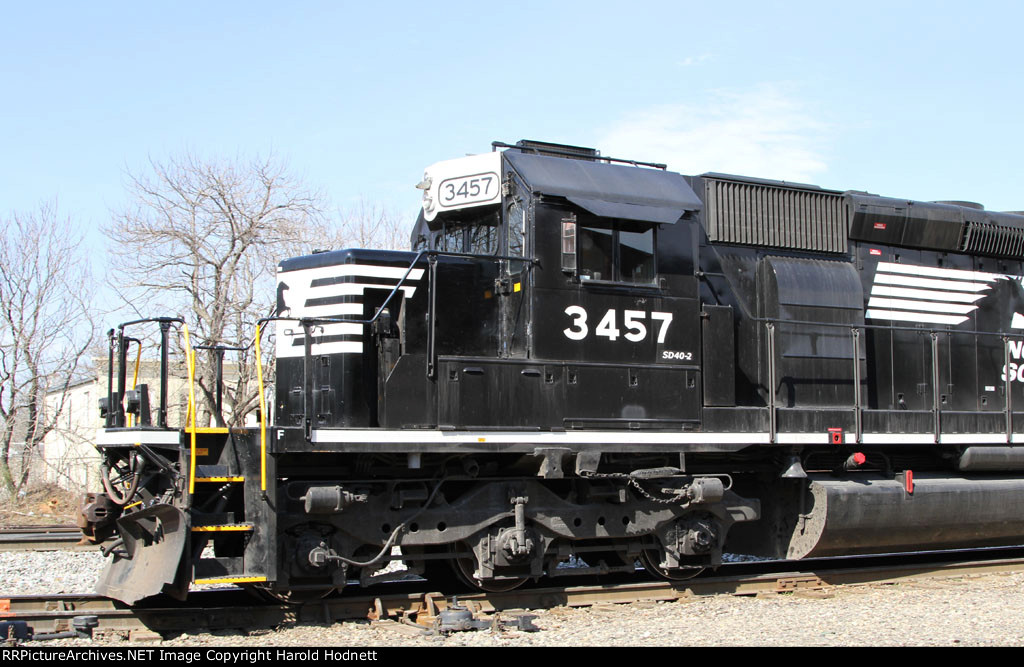 NS 3457 cab shot